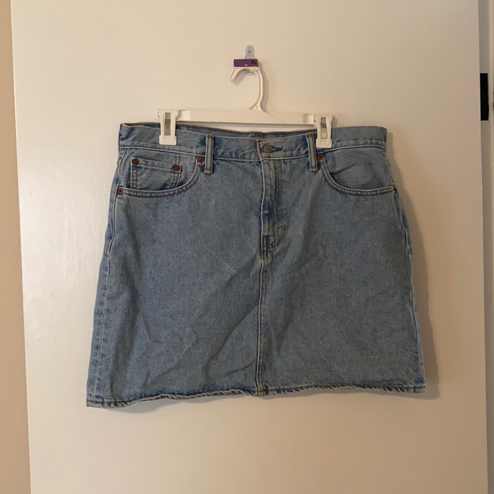 Levi’s High Waisted Denim Skirt